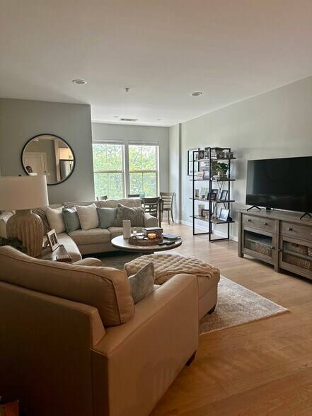 Building Photo - 4 Repton Pl