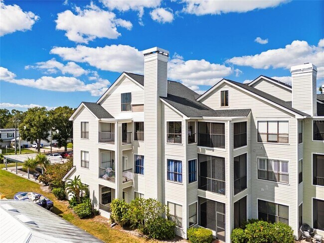 Building Photo - 3127 W Sligh Ave