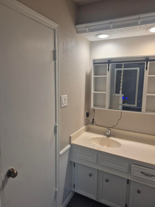 Building Photo - 3211 94th St