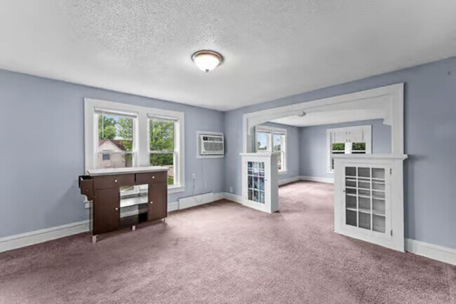 Building Photo - 3003 California St NE