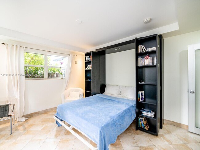 Building Photo - 1127 Meridian Ave