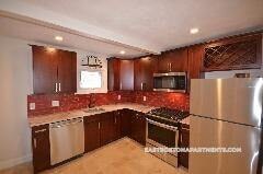 Building Photo - 130 Brooks St