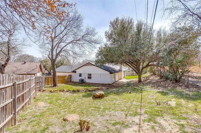 Building Photo - 2017 Garden Oaks Dr