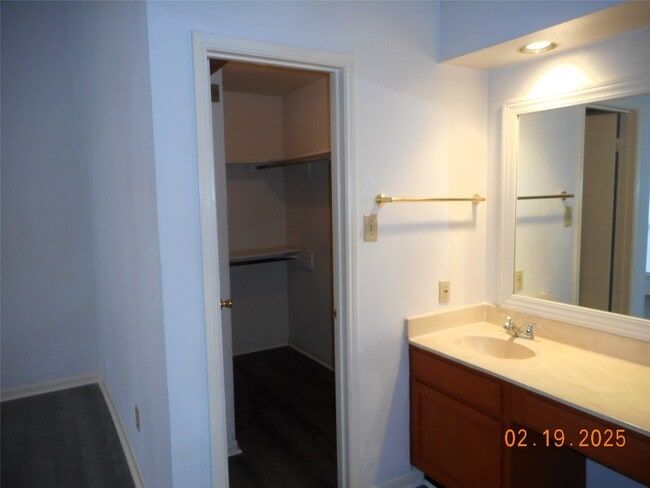 Building Photo - 12821 Hill Branch Dr