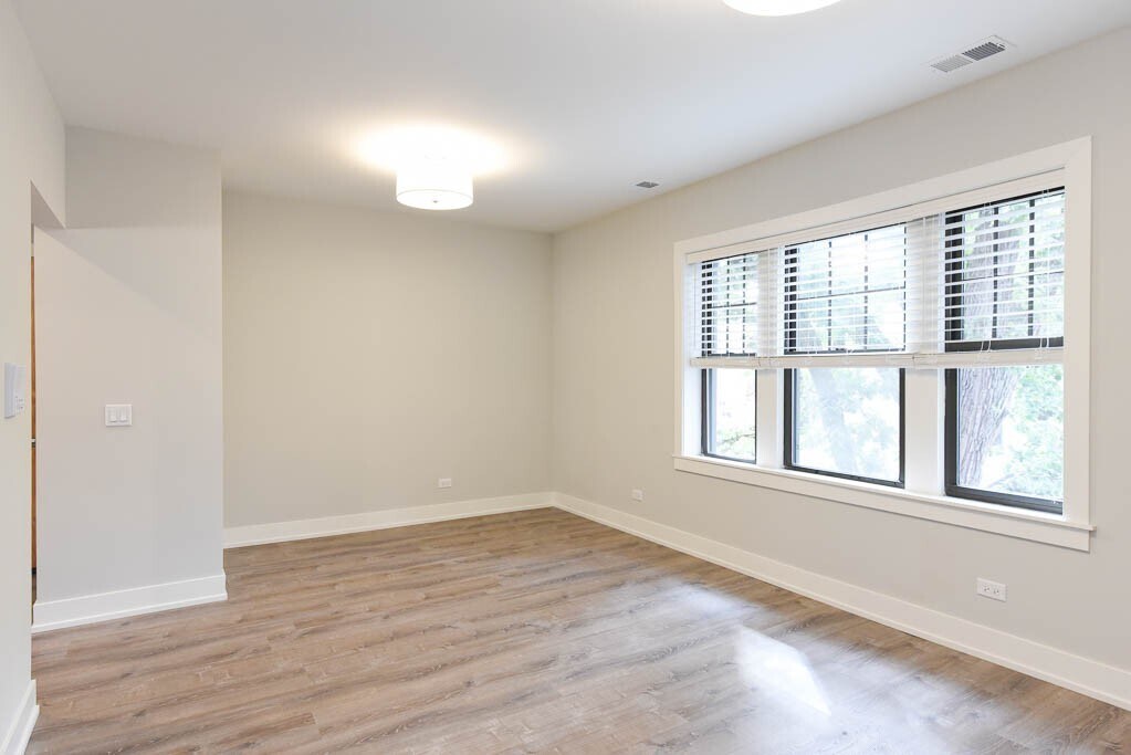 Building Photo - 1150 Maple Ave