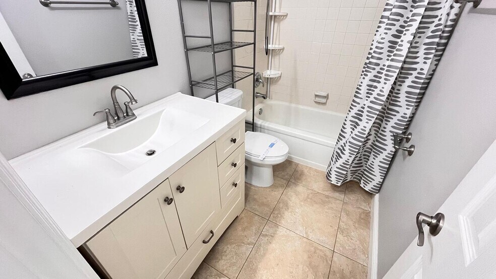 Building Photo - 11535 Sanderling Dr
