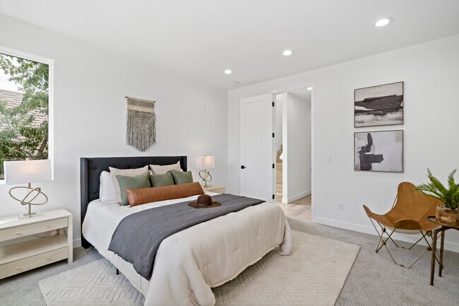 Building Photo - 1419 Benton St