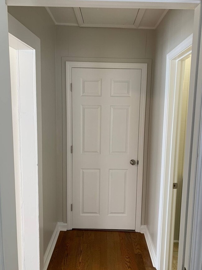 Building Photo - 2 bd. 1 bath  home : 786 sq. ft-  Kingsport