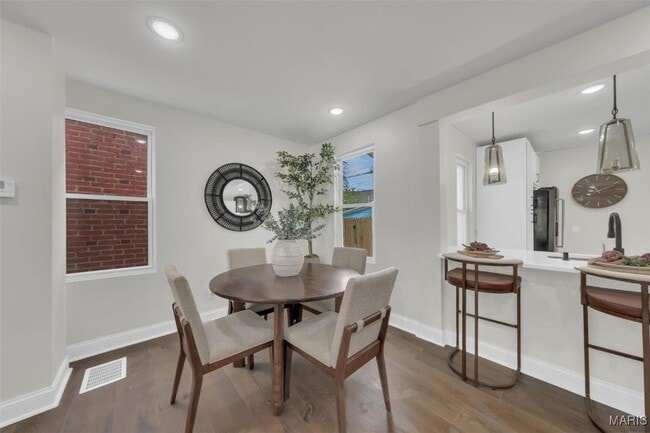 Building Photo - 6815 Wise Ave