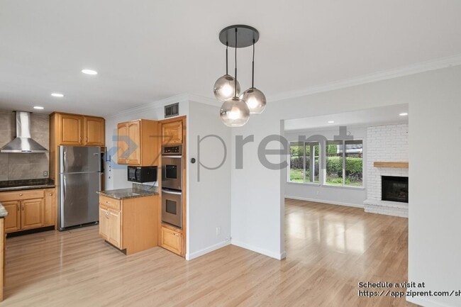 Building Photo - 843 Peary Ln