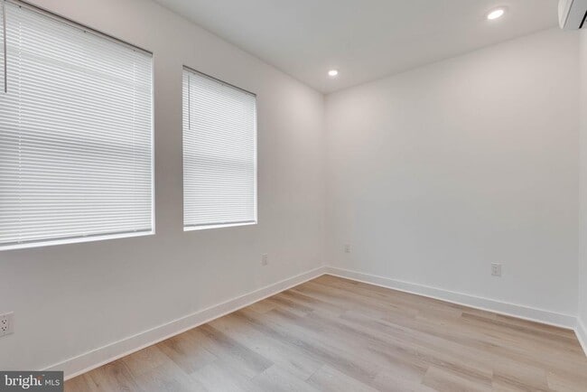 Building Photo - 3962 Parrish St