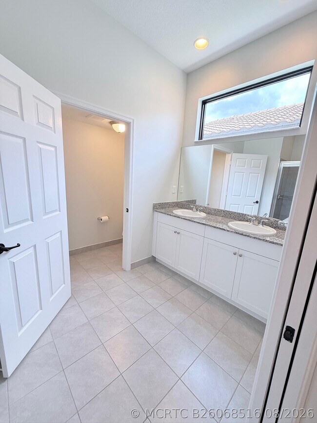 Building Photo - 5489 Soria Ave