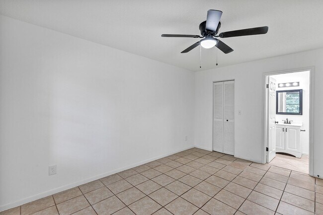 Building Photo - Affordable 1-Bedroom Apartment for Rent – Great Location in Ocala!