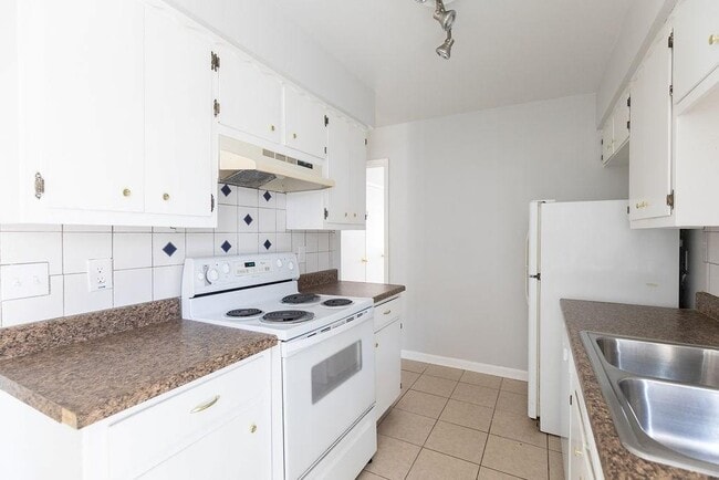 Building Photo - 203 Northcrest Cir