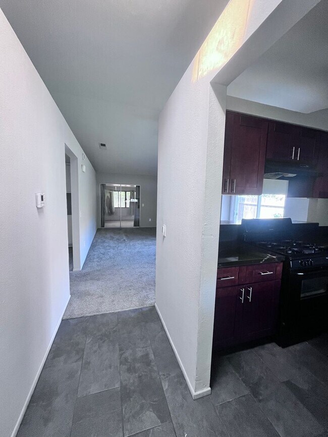 Building Photo - Colton Home in Cooley Ranch w/ Gardener Included