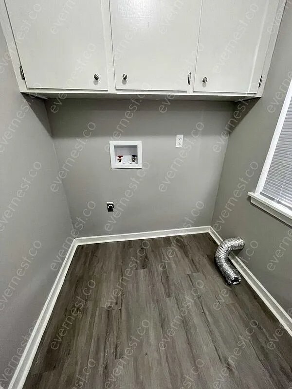 Building Photo - 315 Iris Ave