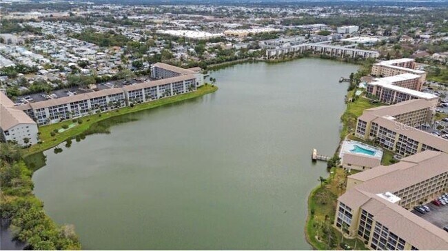 Building Photo - 3622 Lake Bayshore Dr