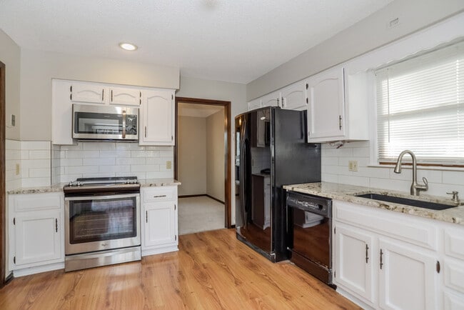 Building Photo - 16403 W 139th St