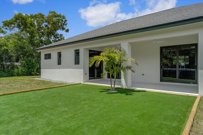 Building Photo - 9420 165th Pl N