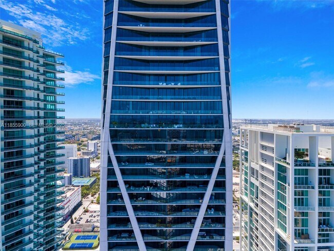 Building Photo - 1000 Biscayne Blvd