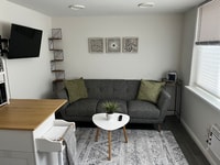 Building Photo - 1206 Vina Del Mar Ave