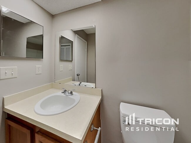 Building Photo - 2258 Felucca Dr