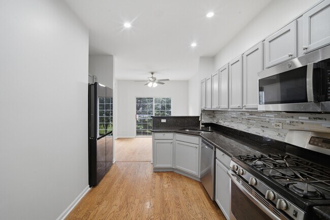 Building Photo - 611 Lakeridge Ct