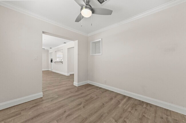Building Photo - 717 SW 16th St