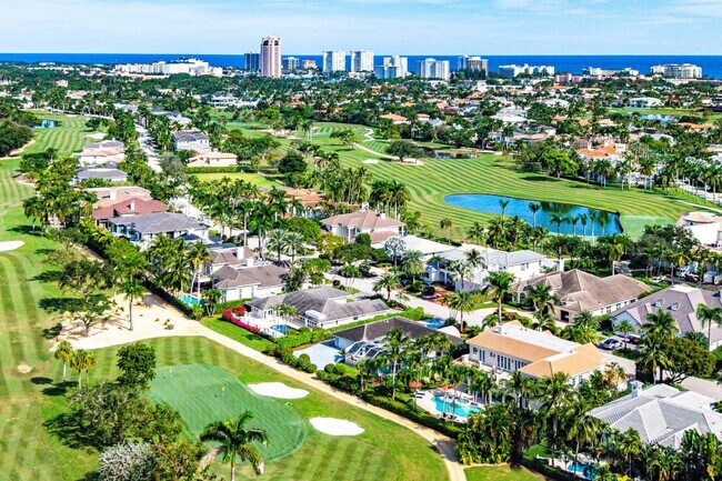 Building Photo - 2041 Thatch Palm Dr