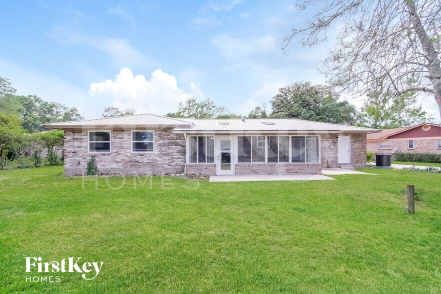 Building Photo - 156 Foxridge Rd