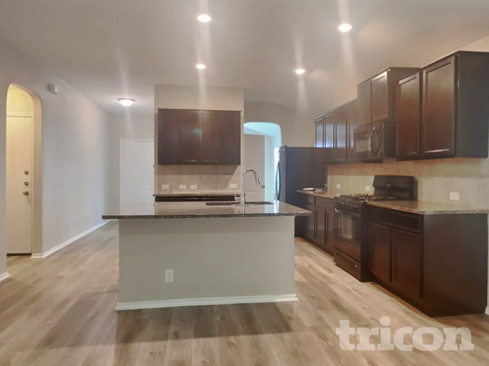 Building Photo - 8119 Sleepy Brook