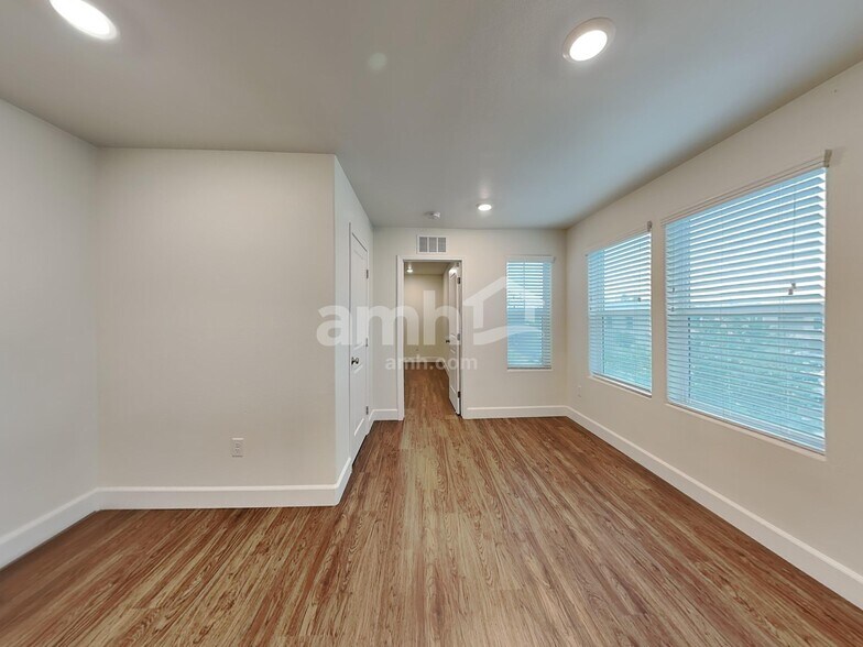Building Photo - 1479 Garden Swing Ave
