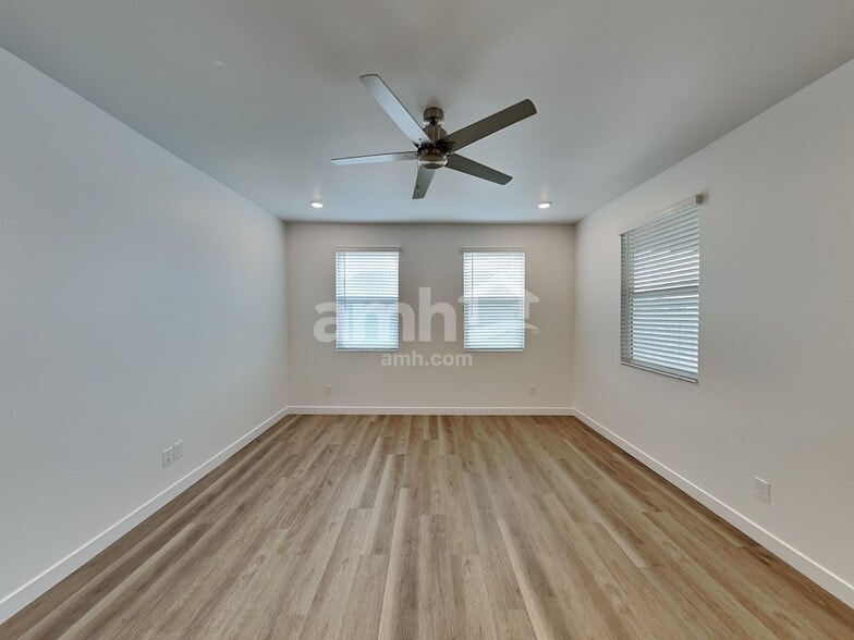 Building Photo - 20177 W Thomas Rd