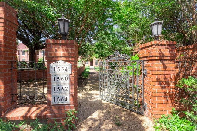 Building Photo - Brand New Townhome for Lease Available July!
