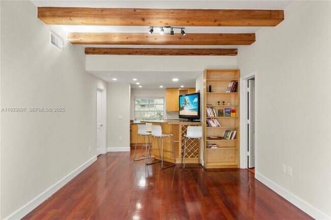 Building Photo - 1605 Euclid Ave