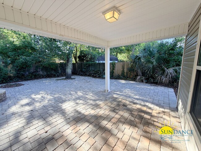 Building Photo - Charming 3-Bedroom Home in Elliott Point, Fort Walton Beach!