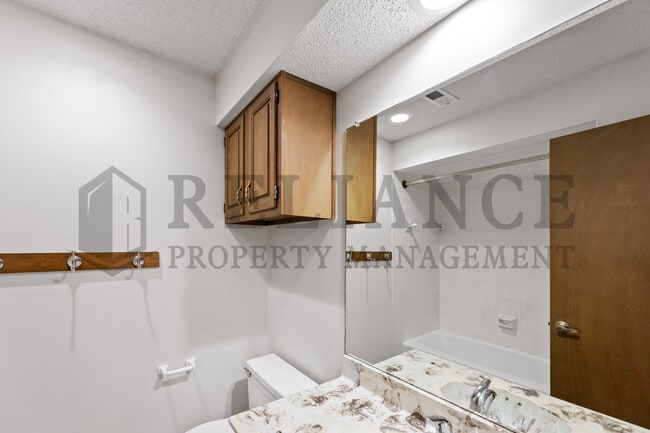 Building Photo - 1518 S Todd Pl