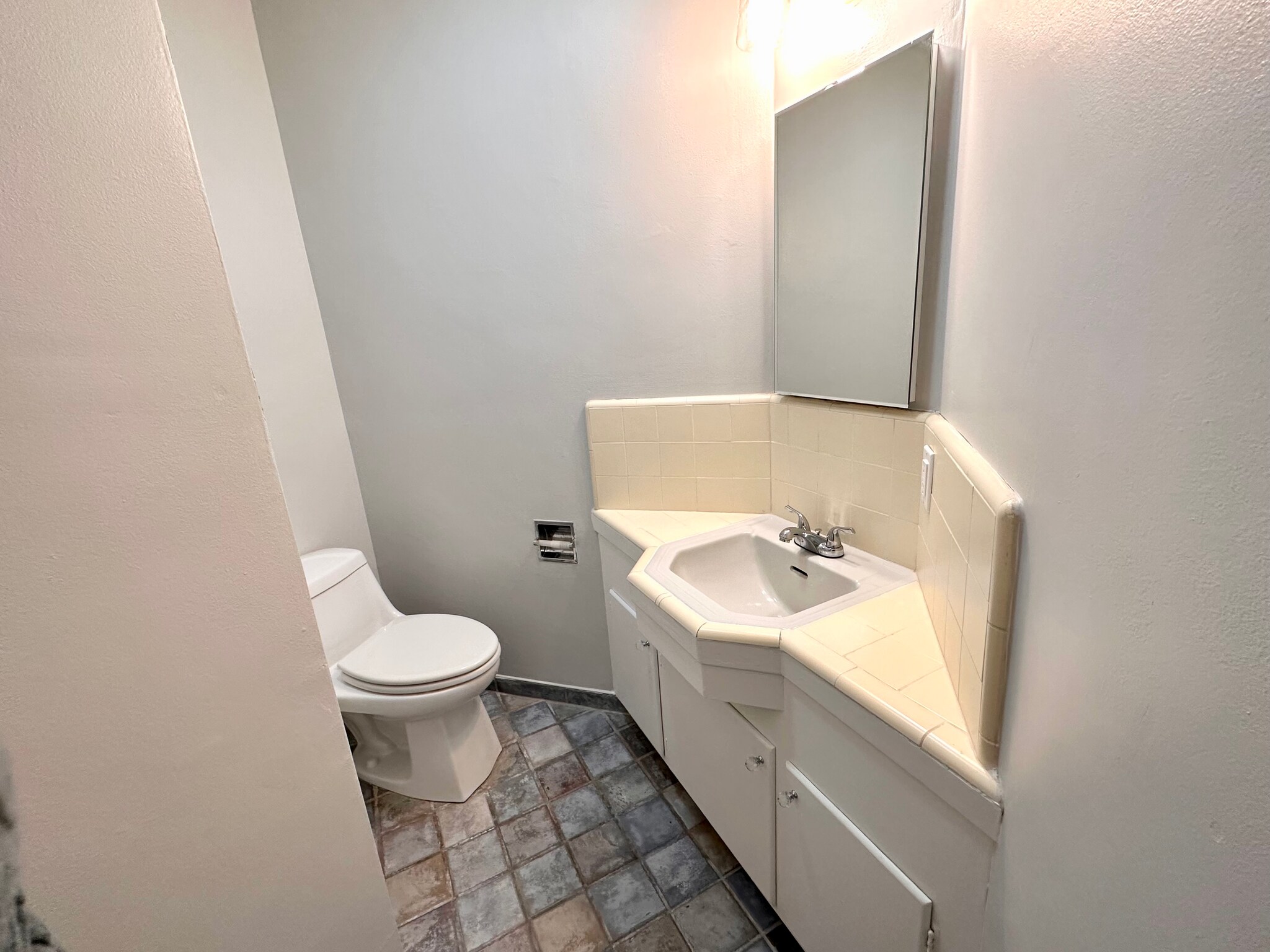 Building Photo - 10662 Shoshone Ave