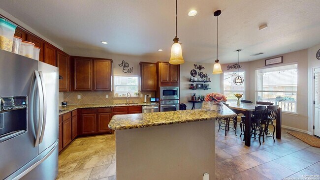 Building Photo - 522 Baltustrol Dr