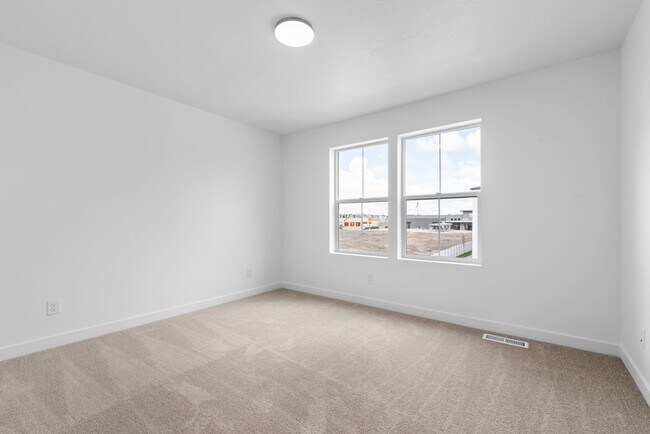 Building Photo - 1594 E 6755 N