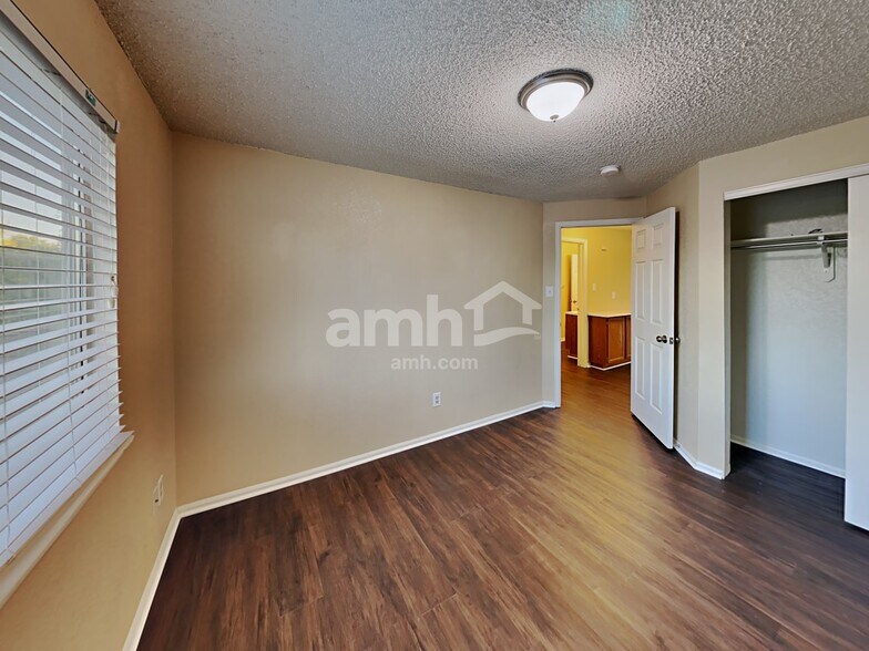 Building Photo - 11393 Gray St