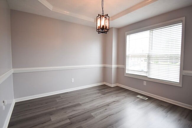 Building Photo - 135 Lenoir Dr