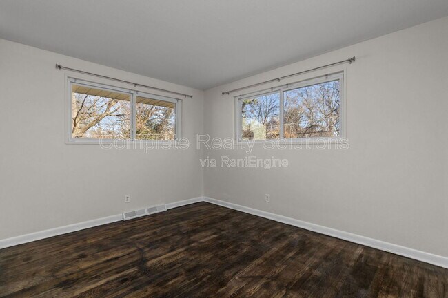 Building Photo - 9834 Portage Dr