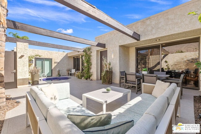 Building Photo - 427 N Calle Rolph