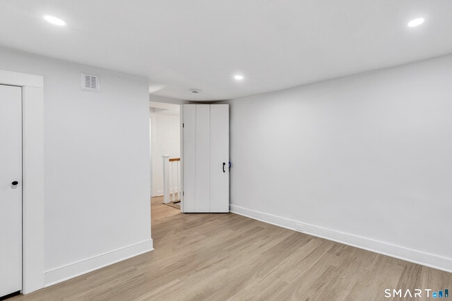 Building Photo - 315 Main St