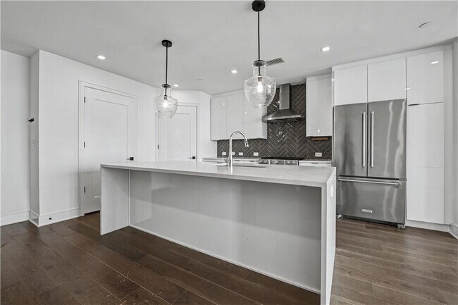 Building Photo - 788 West Marietta St NW