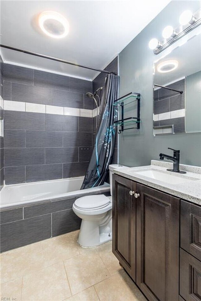 Building Photo - Welcome to this beautifully maintained 4-bedroom! "ASK ABOUT OUR ZERO DEPOSIT"