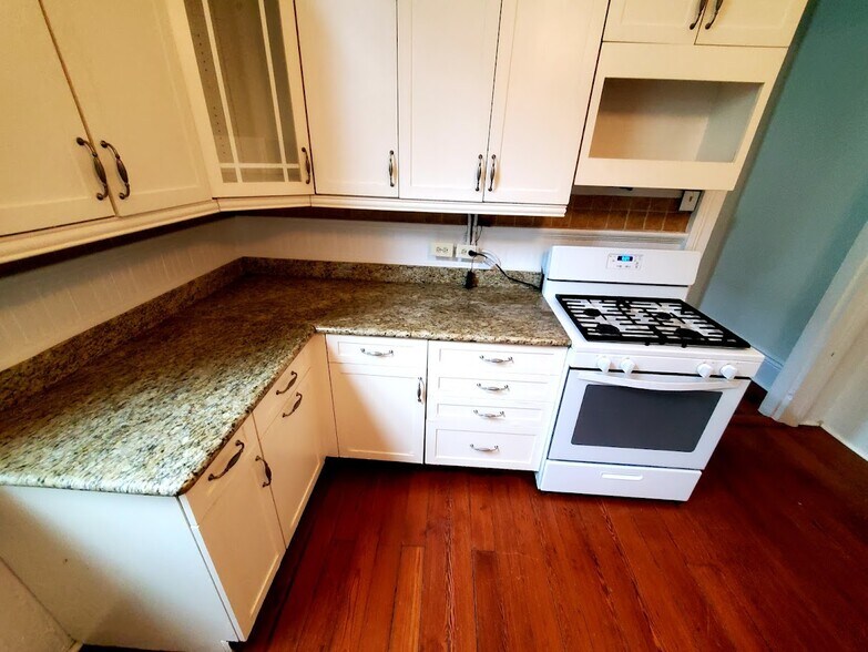 Building Photo - 7317 Cohn St