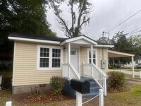 Building Photo - One Bedroom /One Bath House