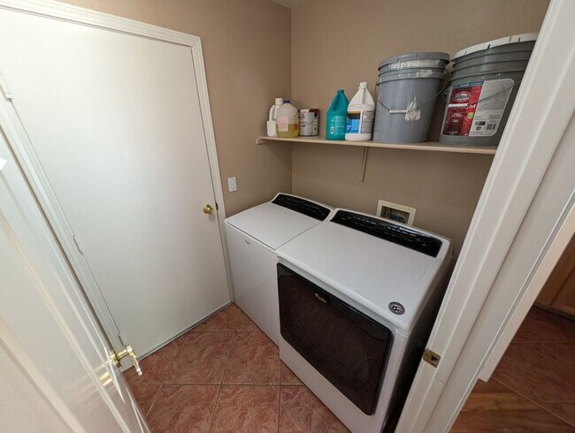 Building Photo - 10108 Oakmoor Pl